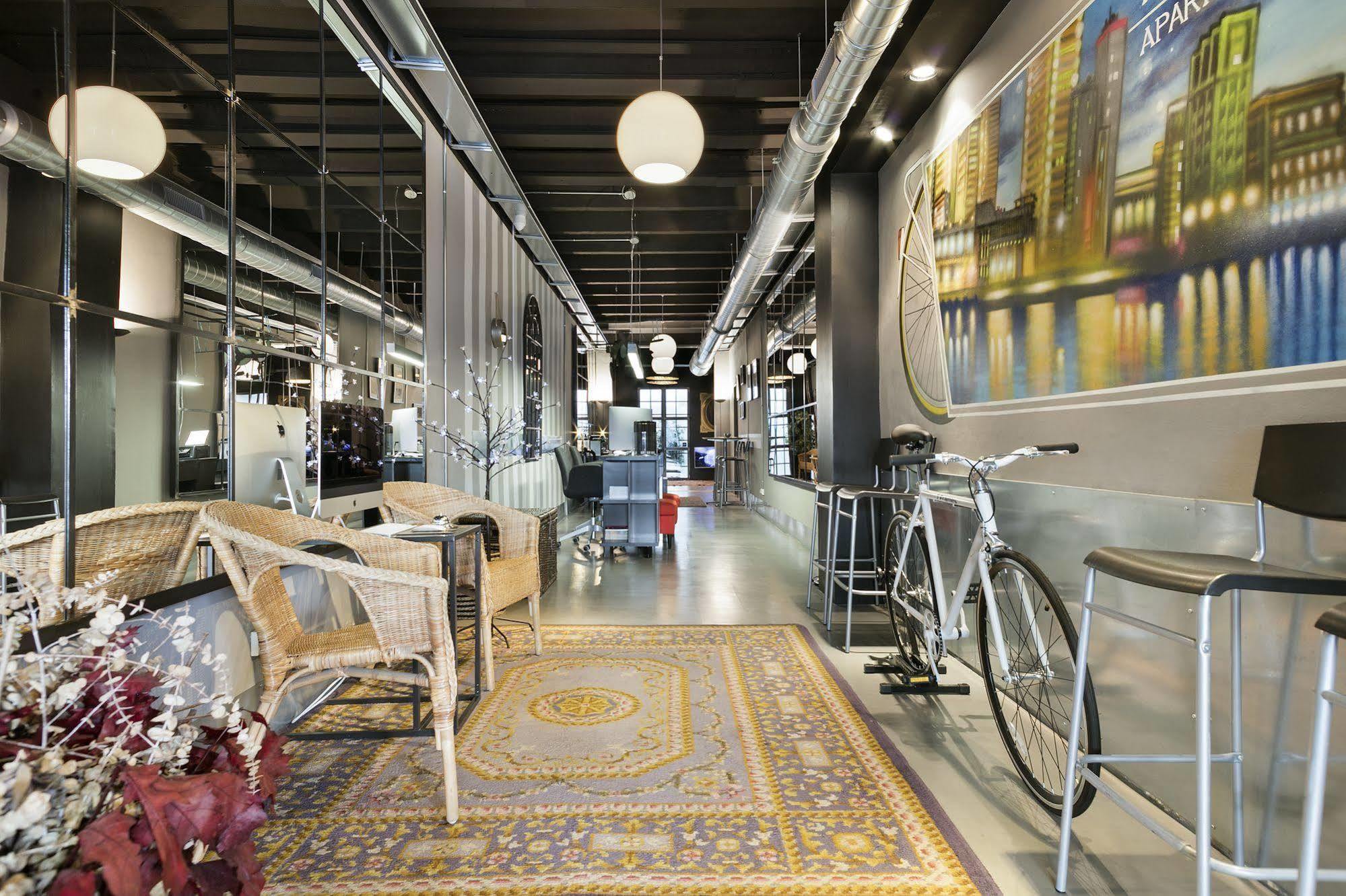 Apartament Fira By Gaiarooms Barcelona